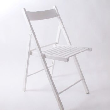 деревянный белый раскладной стул для выездных церемоний в аренду
