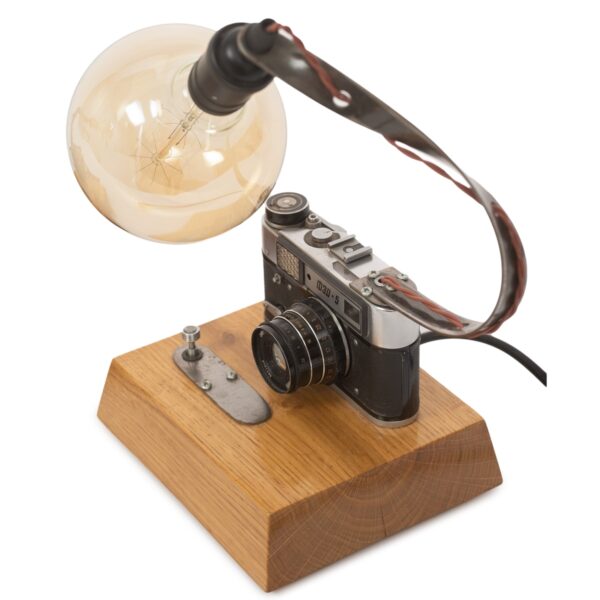 svetilnik nastolnaja lampa steampunk s odnoj lampoj jedisona s osnovaniem v vide fotoapparata 1 1