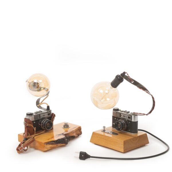 svetilnik nastolnaja lampa steampunk s odnoj lampoj jedisona s osnovaniem v vide fotoapparata 1