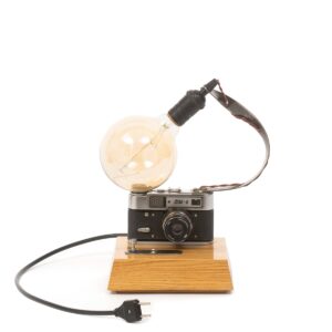 svetilnik nastolnaja lampa steampunk s odnoj lampoj jedisona s osnovaniem v vide fotoapparata 2 1