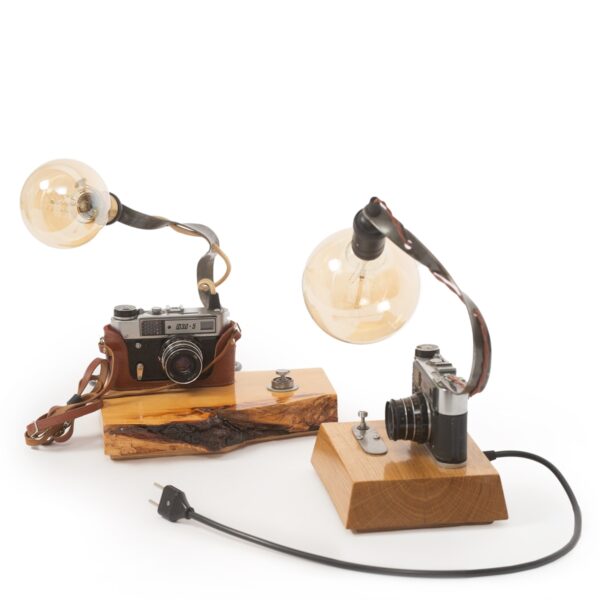 svetilnik nastolnaja lampa steampunk s odnoj lampoj jedisona s osnovaniem v vide fotoapparata 2