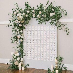 cvetochnoe oformlenie svadby v sadovom stile belymi zhivymi rozami i zelenyu 1